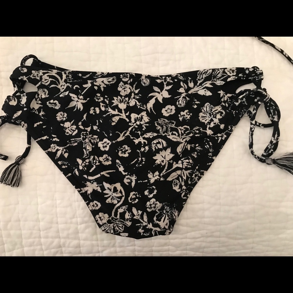 Bikini Set - Picture 3 of 6
